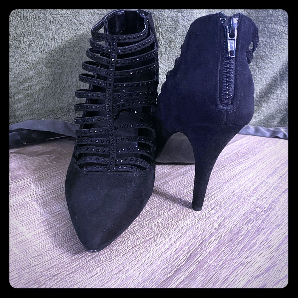 High heel shoes